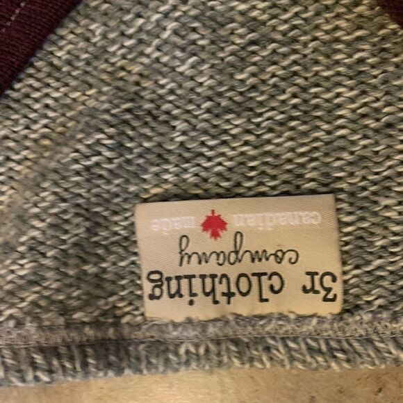 XS 3R Clothing Company Recycled Poncho - Picture 7 of 10